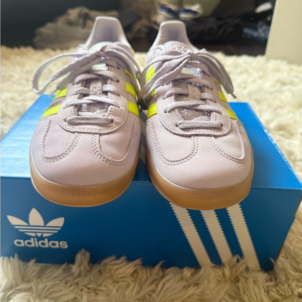 adidas Women's Sneakers in Light Gray and Neon Yellow - Picture 2 of 8
